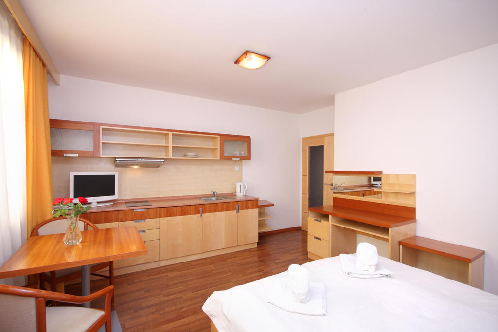 Aparthotel Na Belidle Prague Room photo